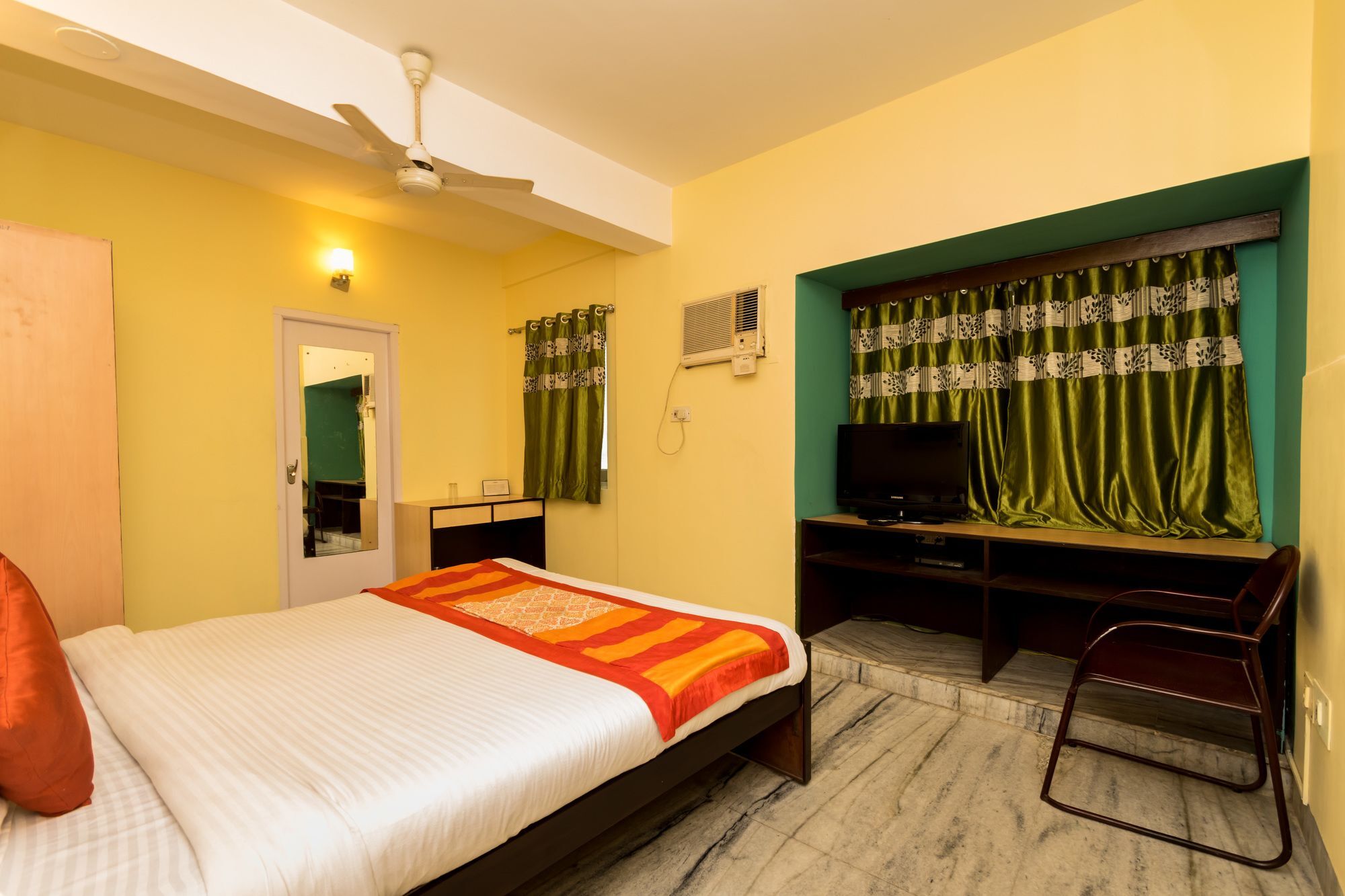 Super Hotel O Alipore Near Chetla Formerly Alipore Guest House Алипур Экстерьер фото